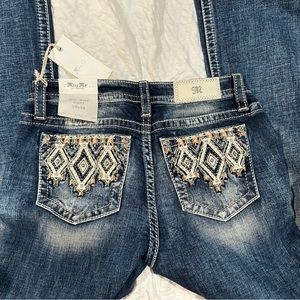 NWT Mid-rise boot cut Miss Me Jeans. 29x34